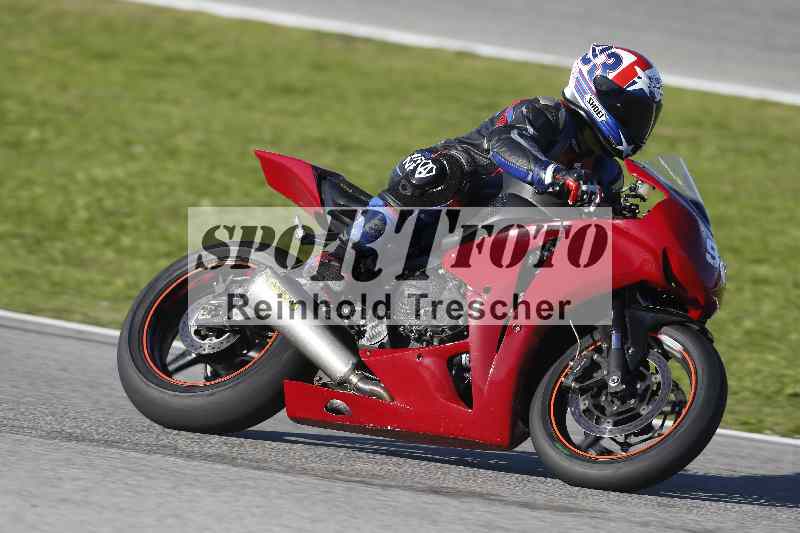 /02 28.-31.01.2025 Moto Center Thun Jerez/gruen-green/94